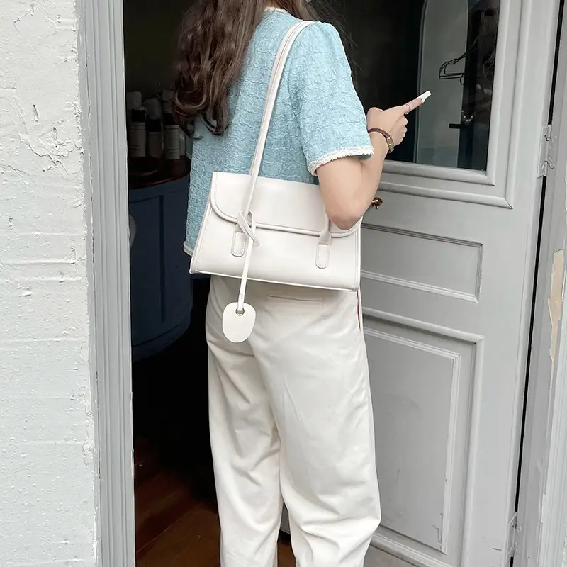 Green French Niche Shoulder Bag for Women 2023 — feature 13