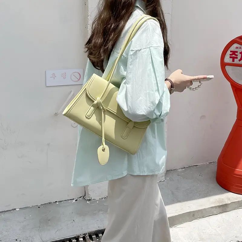 Green French Niche Shoulder Bag for Women 2023 — feature 15
