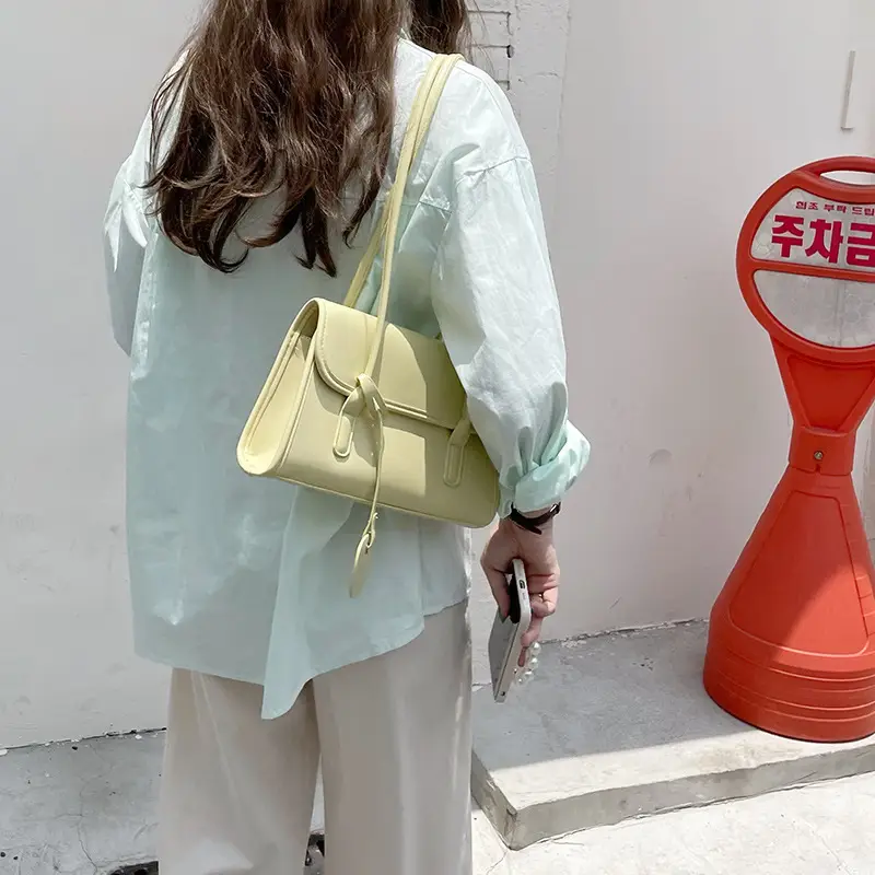 Green French Niche Shoulder Bag for Women 2023 — feature 16
