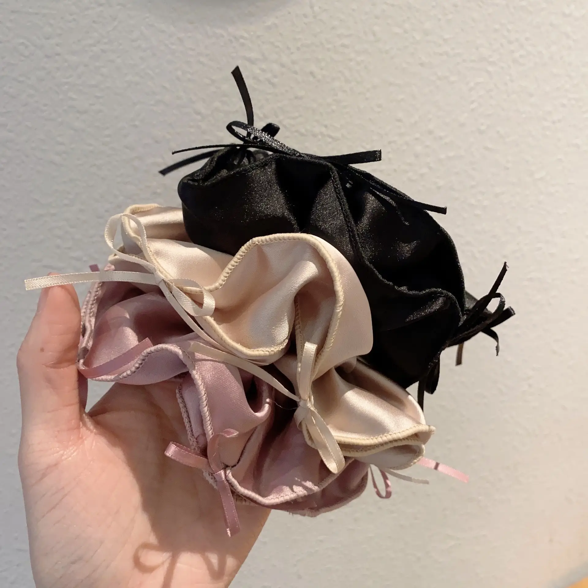 Black Satin Hair Ring with Ties for Women — feature 3