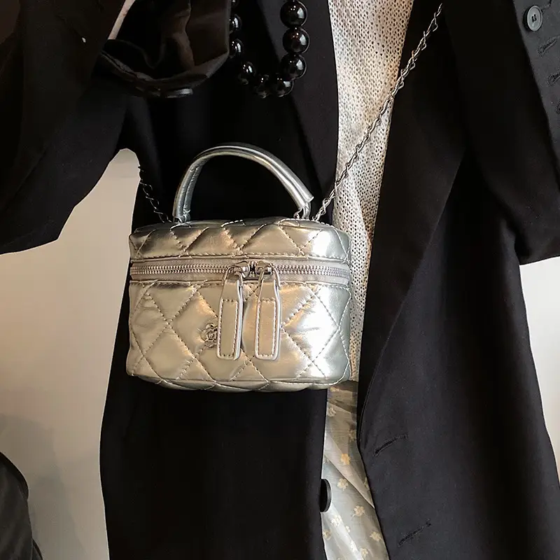 Diamond Pattern Chain Shoulder Bag for Women 2026 - Image 5