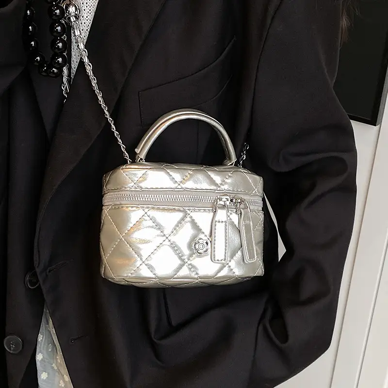 Diamond Pattern Chain Shoulder Bag for Women 2026 - Image 6