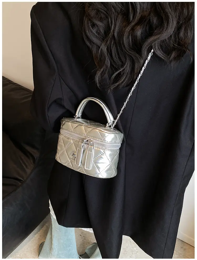 Diamond Pattern Chain Shoulder Bag for Women 2026 — feature 29