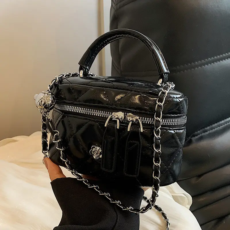 Diamond Pattern Chain Shoulder Bag for Women 2026 - Image 3