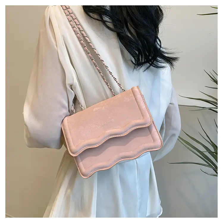 Black Retro Chain Shoulder Bag for Women — feature 11