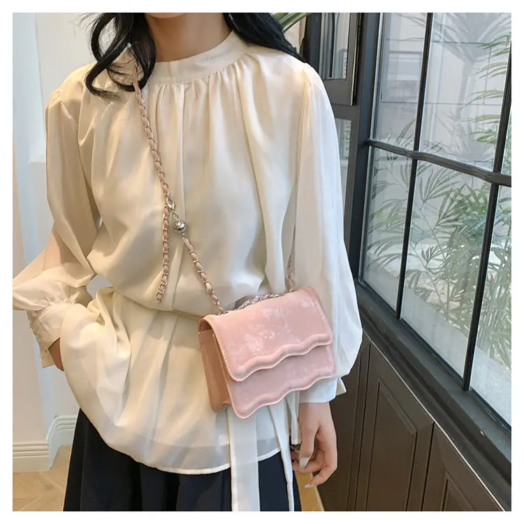 Black Retro Chain Shoulder Bag for Women — feature 12