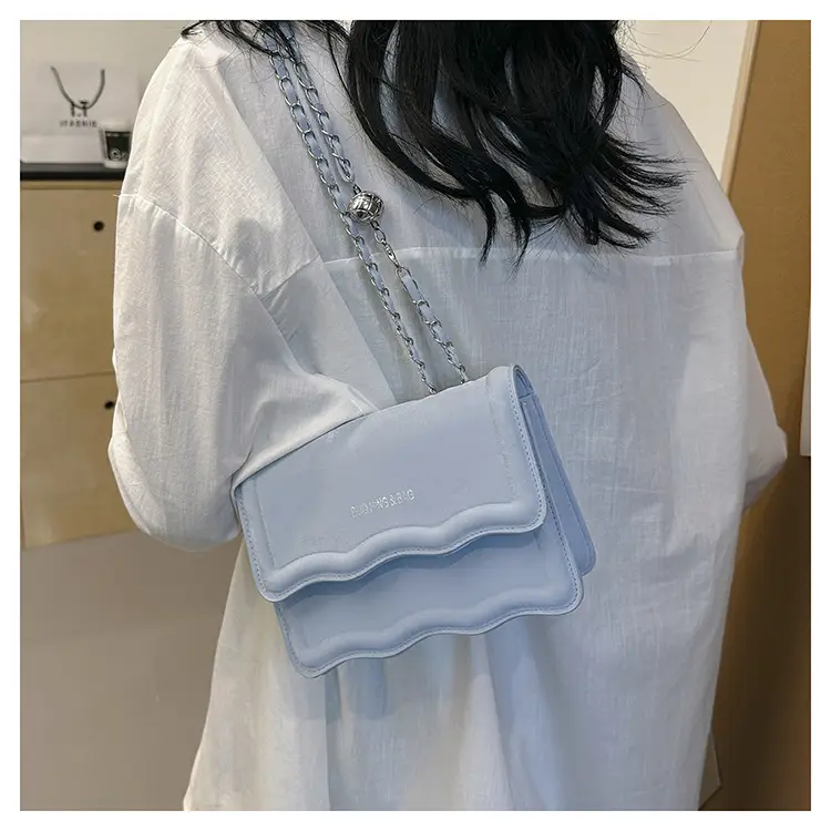 Black Retro Chain Shoulder Bag for Women — feature 22