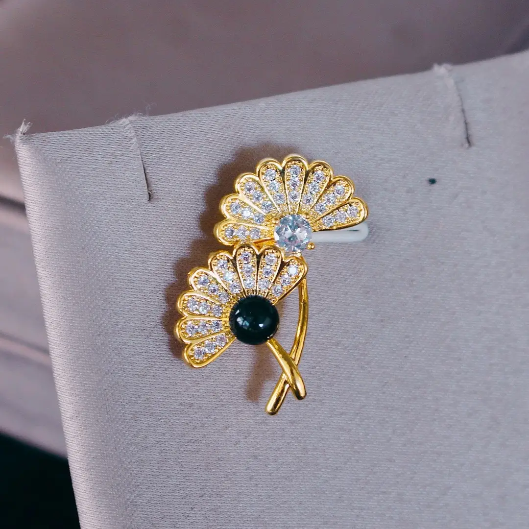 Cute Fox Amber Brooch with Green Stone - Image 2