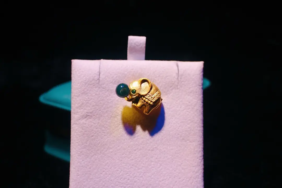 Cute Fox Amber Brooch with Green Stone - Image 14