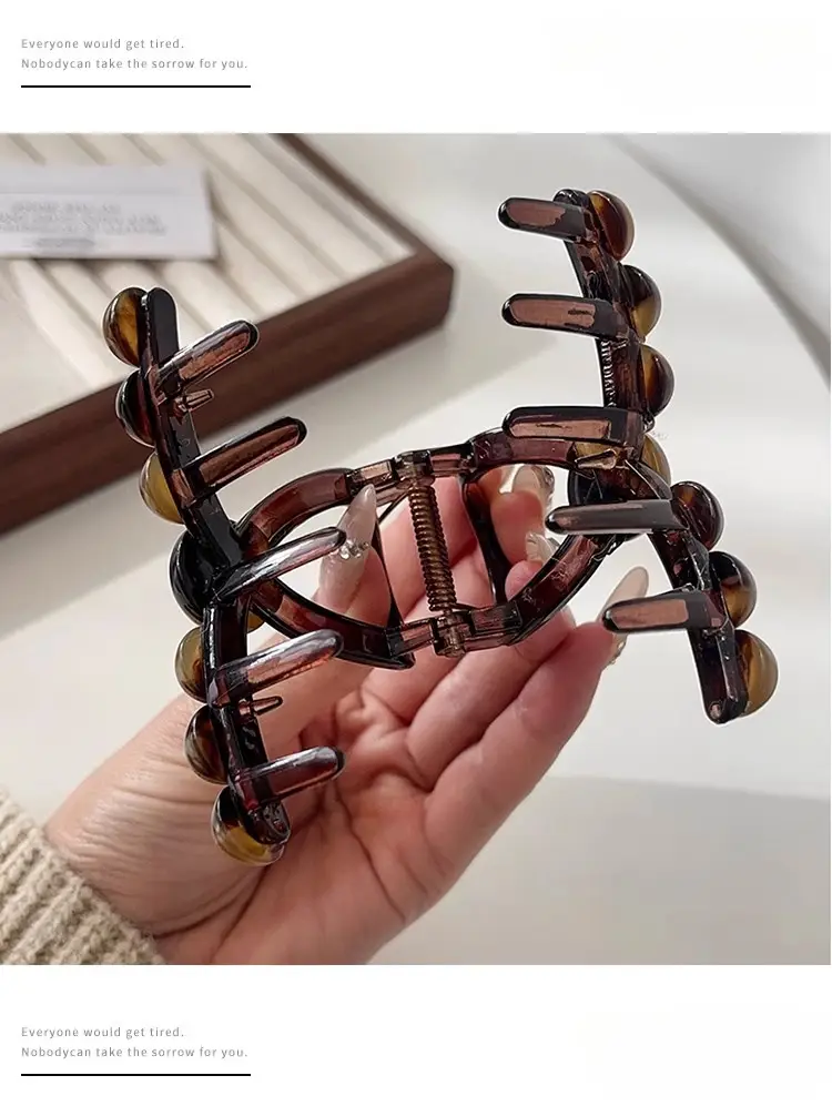 Retro Bead Hairpin with Shark Clip Design — feature 8