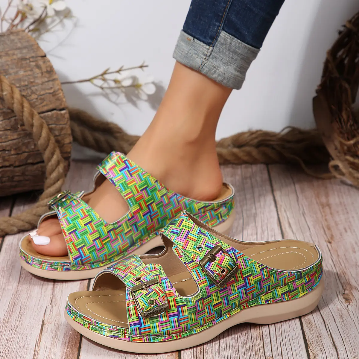 Women Plaid Hollow Metal Sandals 2024 Summer — feature 2