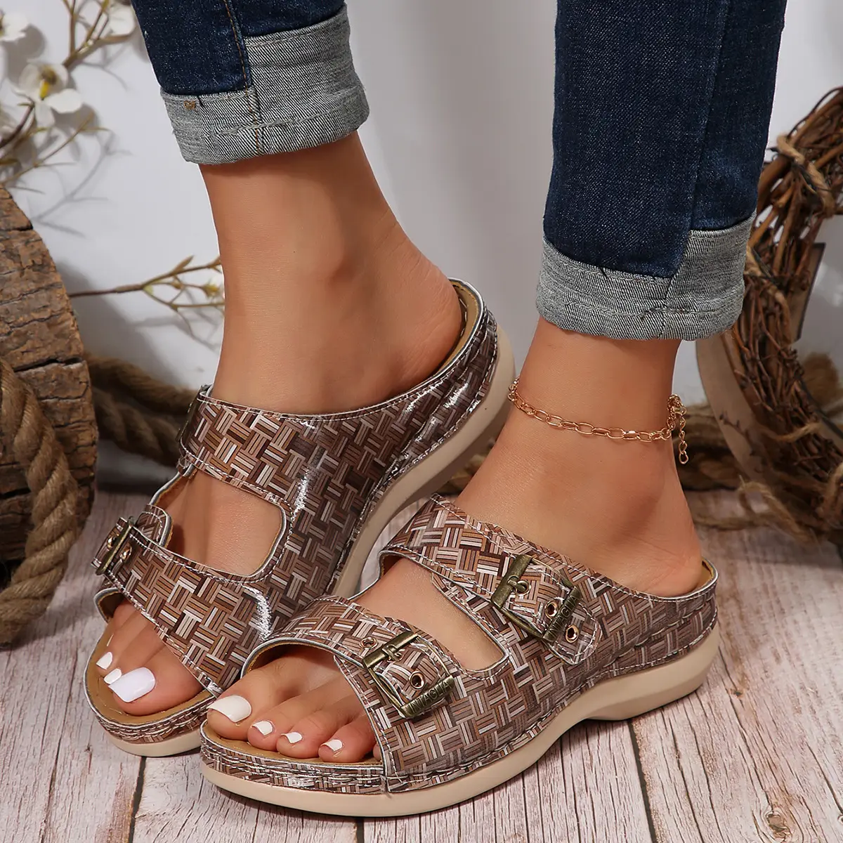 Women Plaid Hollow Metal Sandals 2024 Summer — feature 38