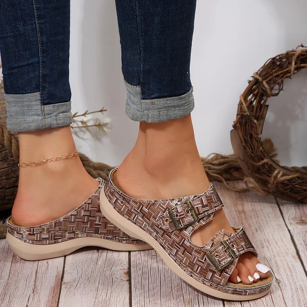 Women Plaid Hollow Metal Sandals 2024 Summer — feature 40