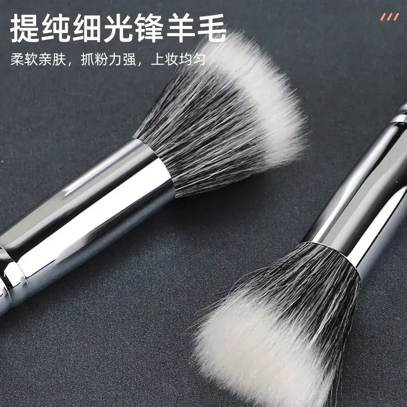 Blush Brush for Blush, Highlighter & Nose Shadow in Black - Image 7