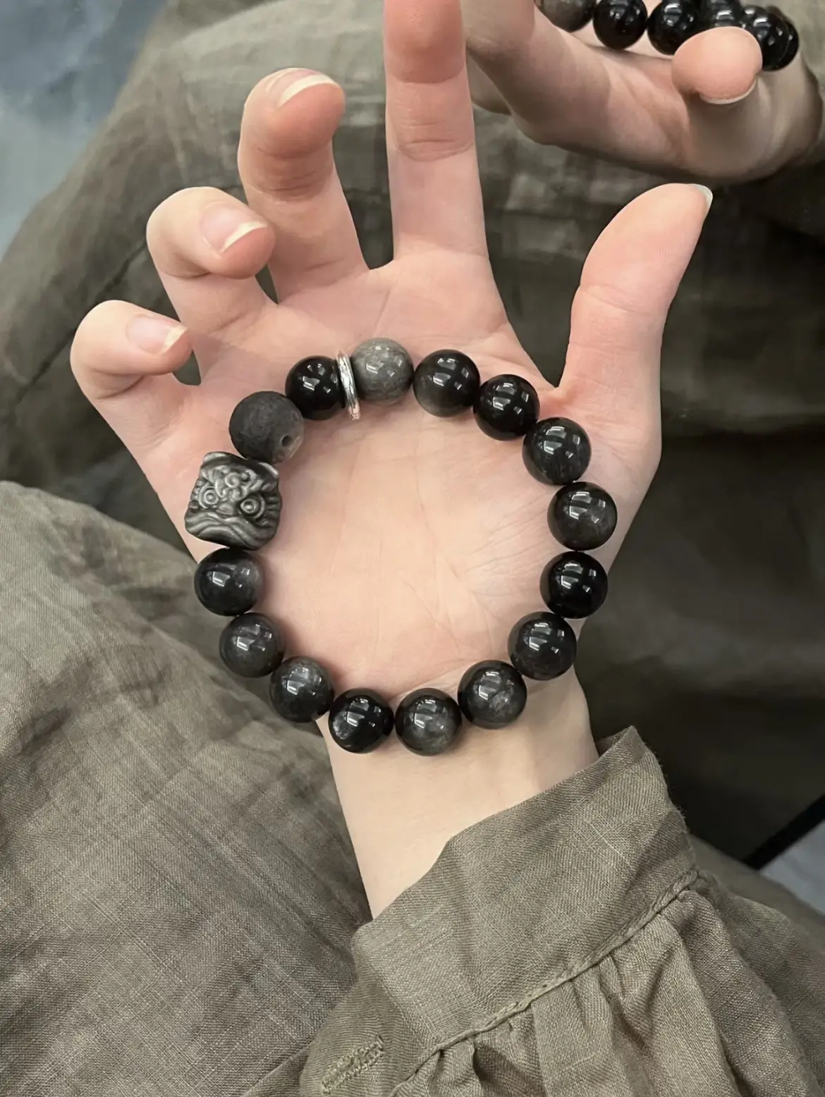 Obsidian Lion Awakening Silver Obsidian Gift Transfer Bracelet — feature 7