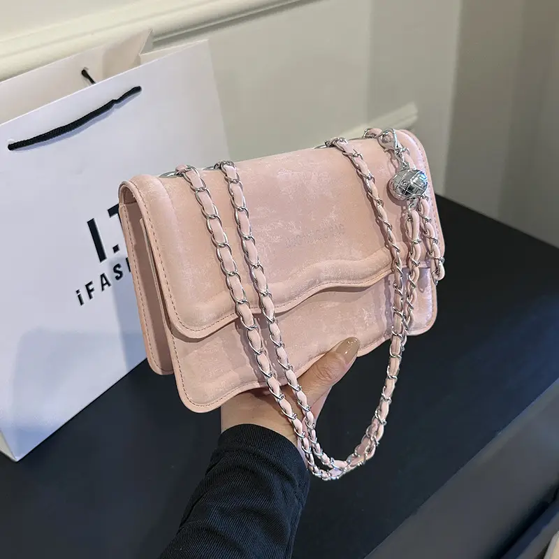 Elegant Pink Chain Shoulder Bag for Women 2024 - Image 7