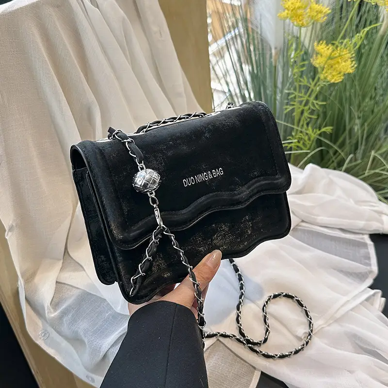 Elegant Pink Chain Shoulder Bag for Women 2024 - Image 8
