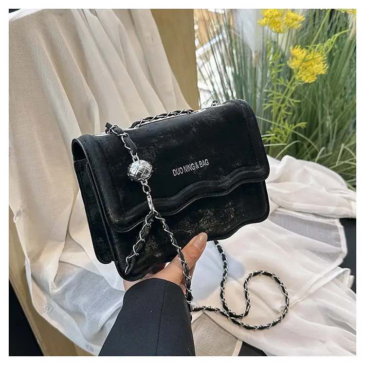 Elegant Pink Chain Shoulder Bag for Women 2024 — feature 23