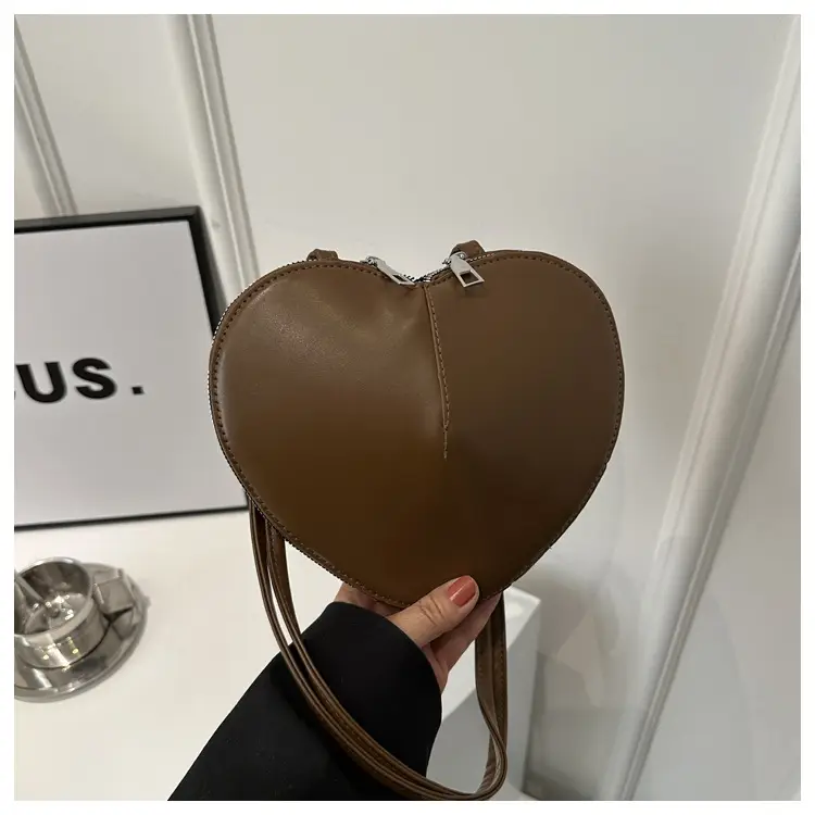 Heart Shaped Shoulder Bag Women's 2024 Spring - Image 6