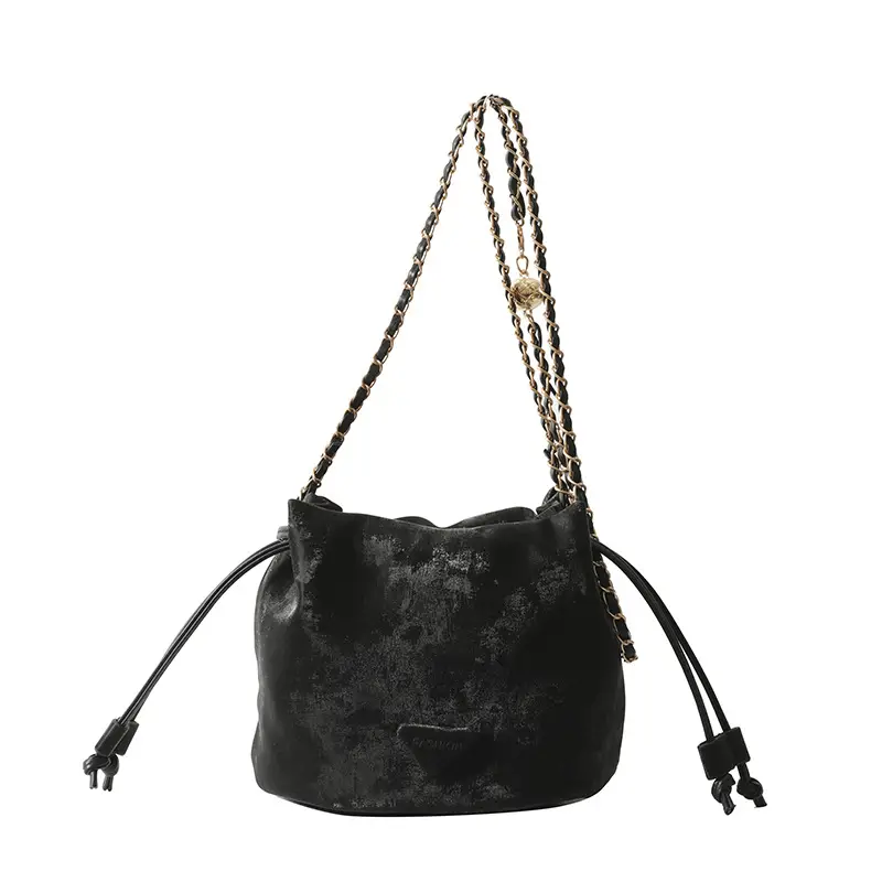 Black without pendant