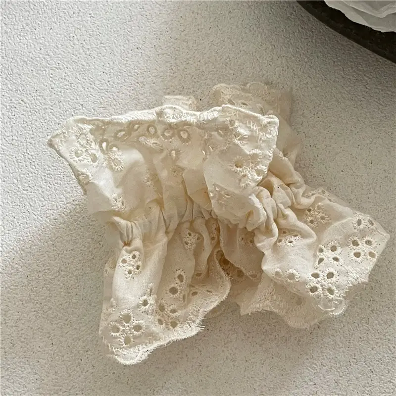 Lace Hair Updo Clip with Fresh Ball Head — feature 8