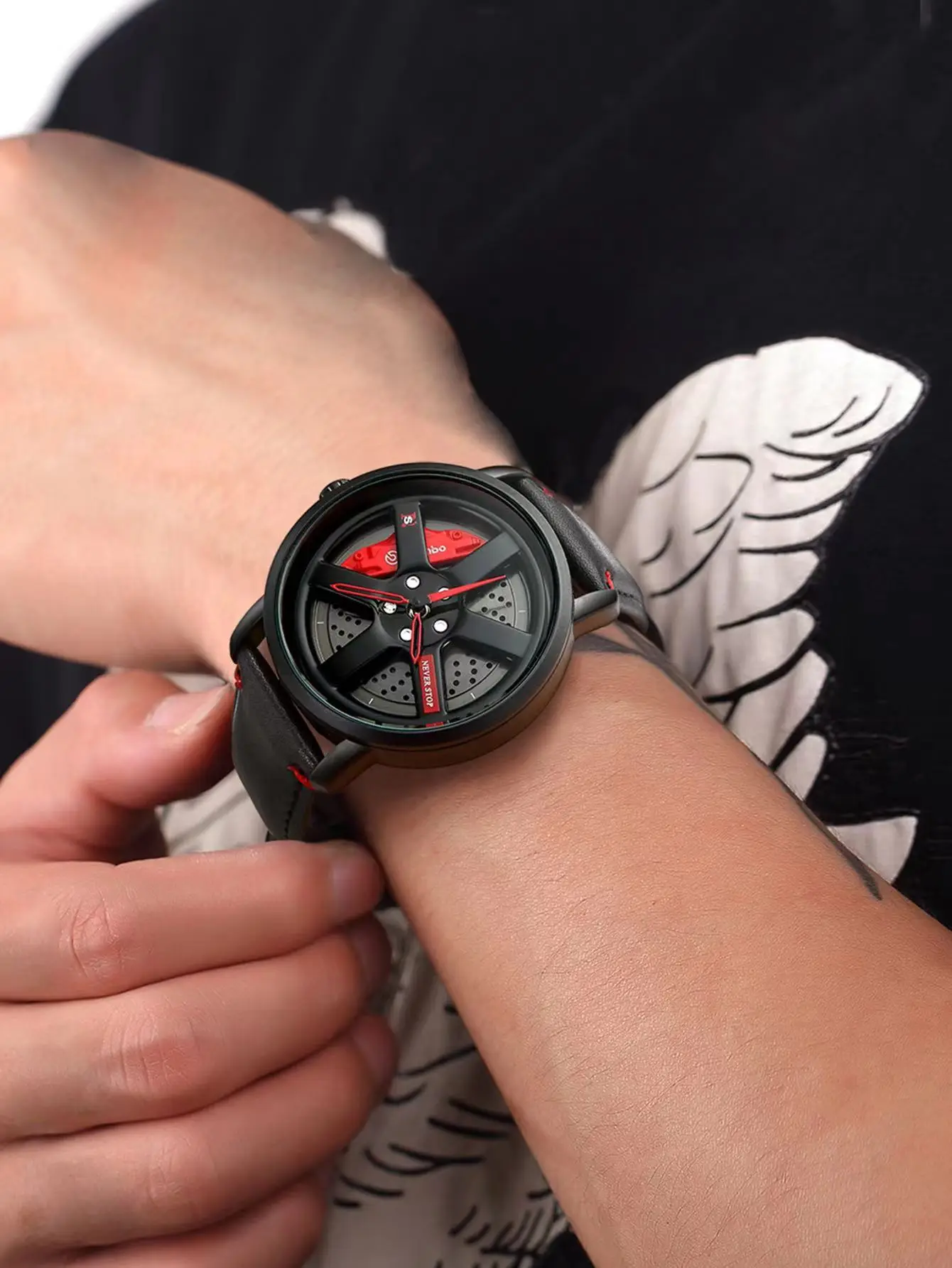Men's Black Yellow Rotating Wheel Quartz Watch — feature 2