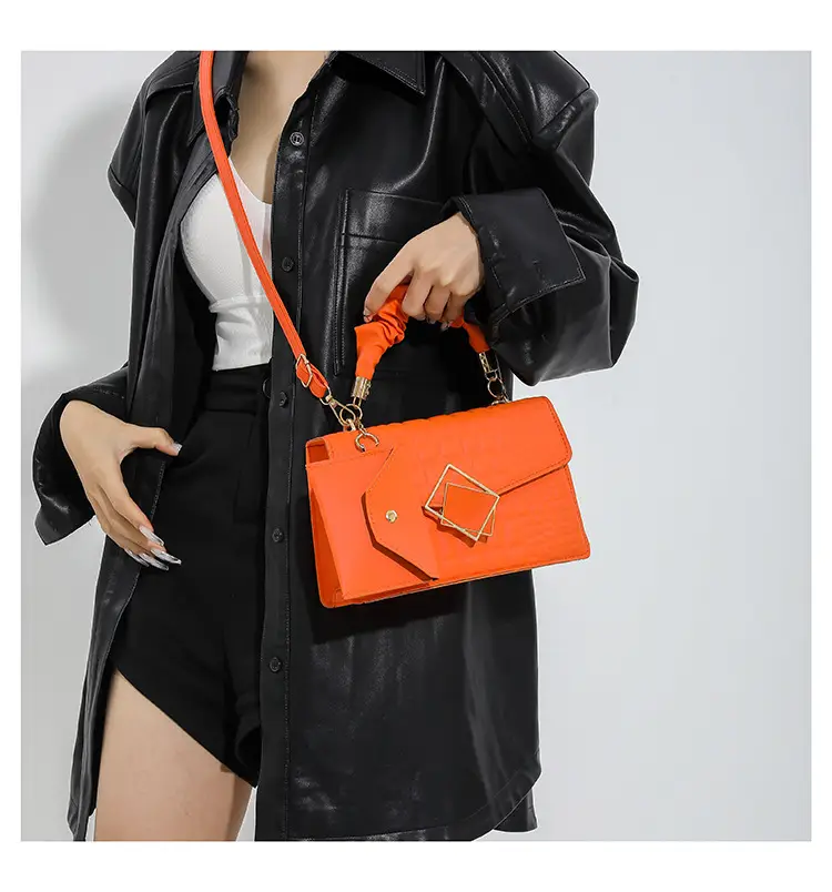 Women Korean Style White Quilted Shoulder Bag 2024 — feature 9