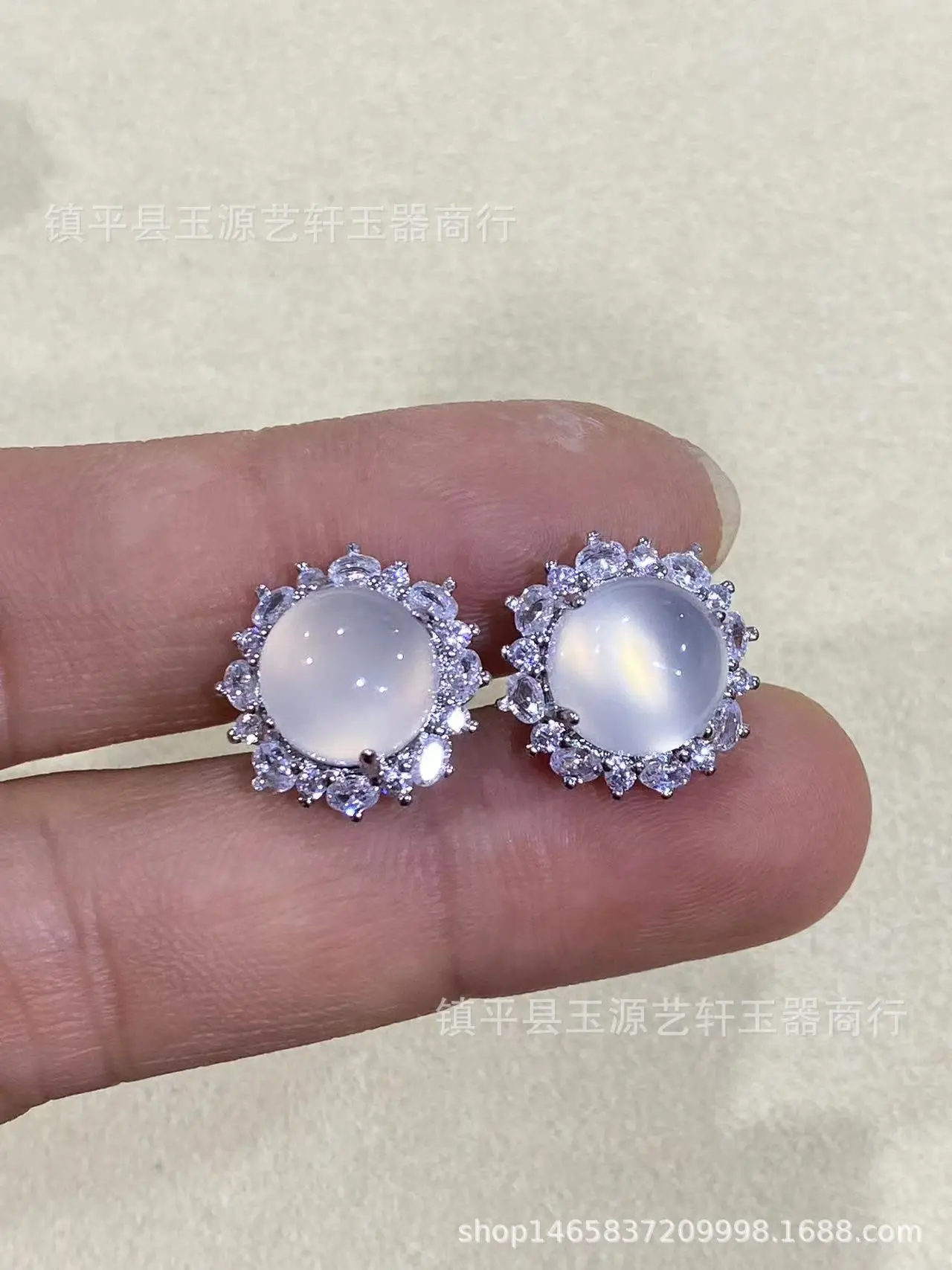 Retro Green Chalcedony Flower Ear Stud Earrings — feature 8