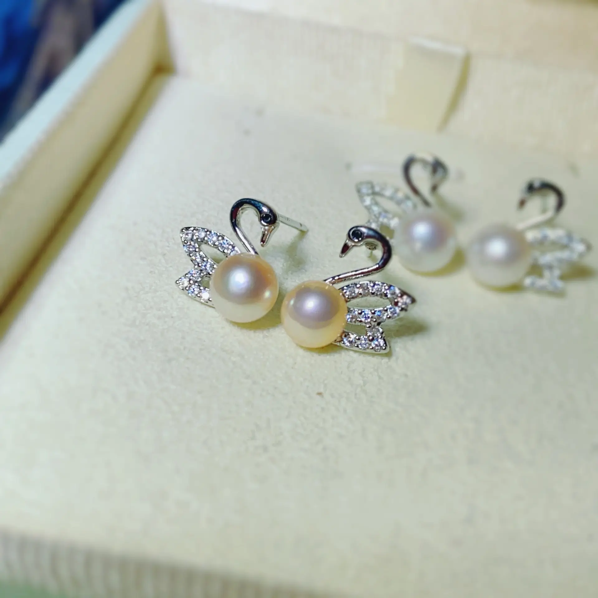 S925 Gold Plated Little Swan Earrings with Pearl & Micro Zircon — feature 2