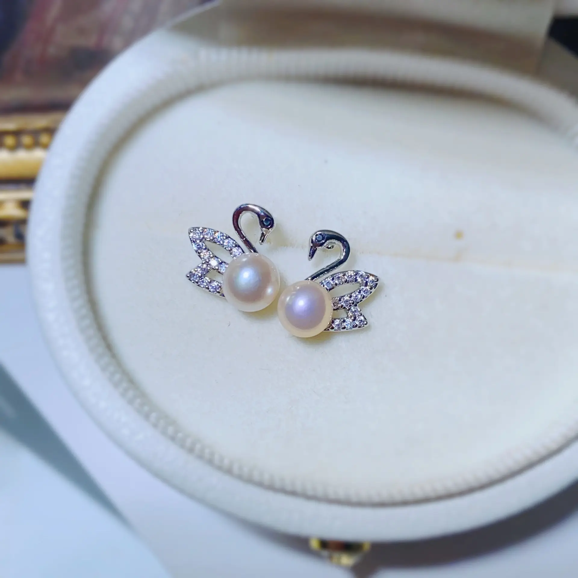 S925 Gold Plated Little Swan Earrings with Pearl & Micro Zircon — feature 3