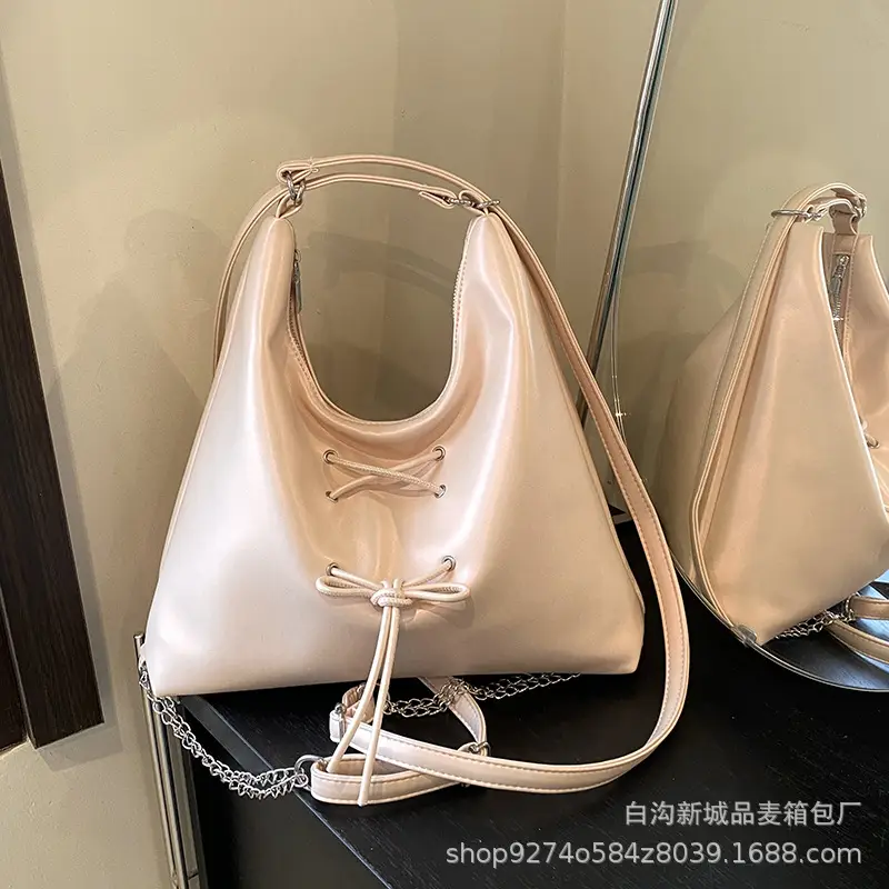 Women's Large Capacity Chain Strap Shoulder Bag - Image 3
