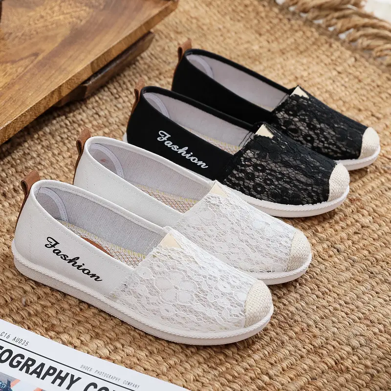 Women's White Lace Slip-on Flat Shoes - Image 4
