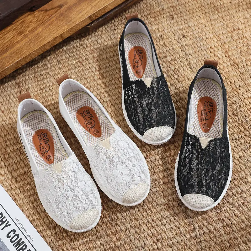 Women's White Lace Slip-on Flat Shoes - Image 6