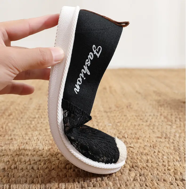 Women's White Lace Slip-on Flat Shoes — feature 13