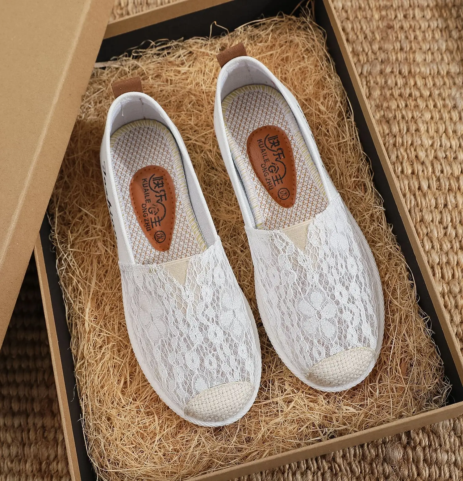 Women's White Lace Slip-on Flat Shoes - Image 2