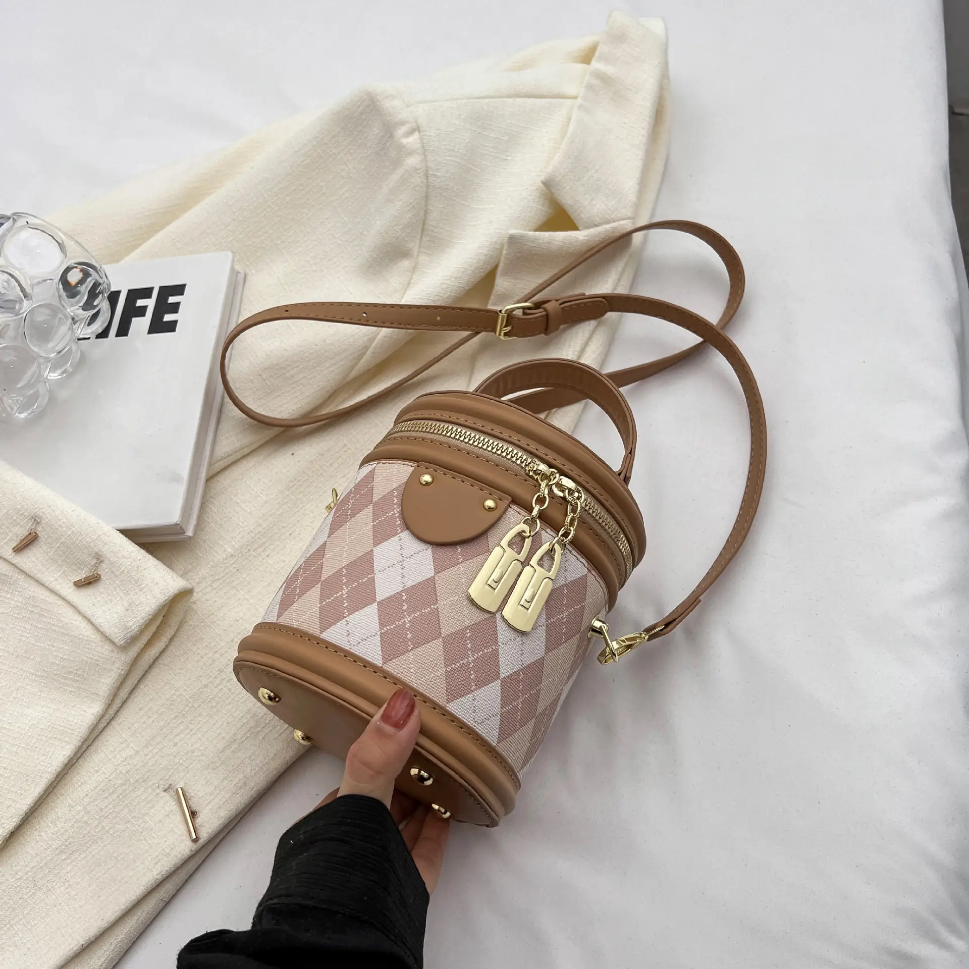 New Girl's Rhombus Shoulder Bag with Bunny Decor - Image 3