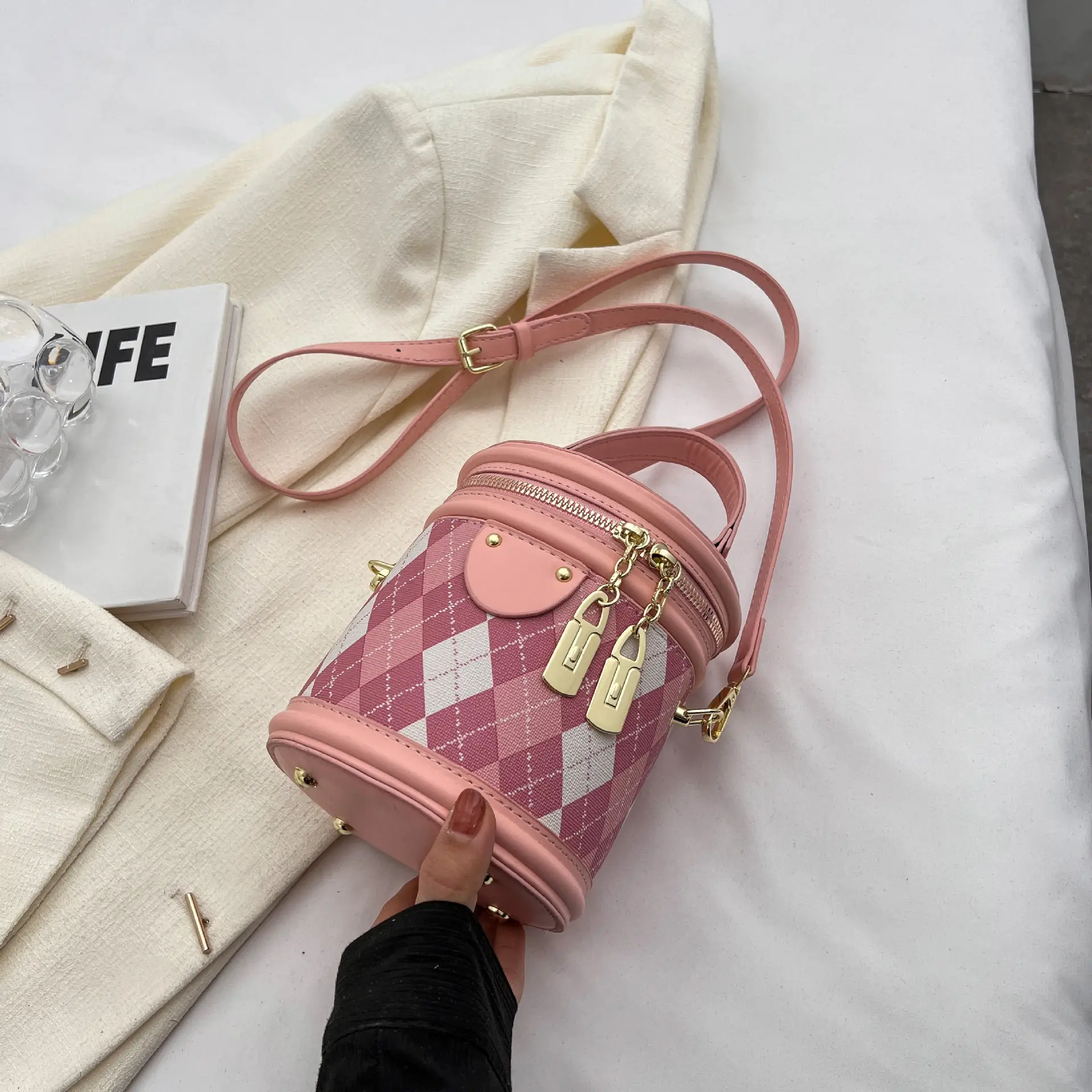 New Girl's Rhombus Shoulder Bag with Bunny Decor - Image 5