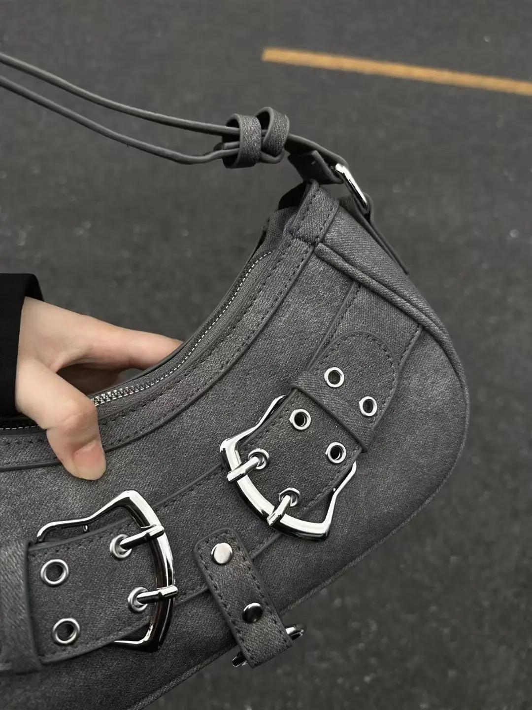 Grey Spicy Heart Embroidered Shoulder Bag for Women — feature 10