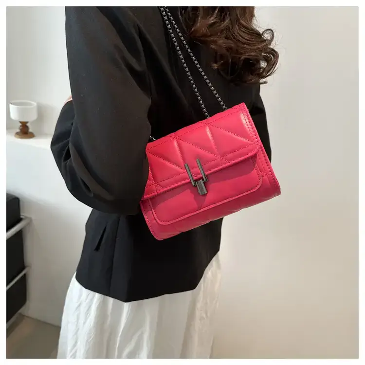 Women Rhombic Chain Shoulder Bag Pink Small Crossbody Phone Bag — feature 13