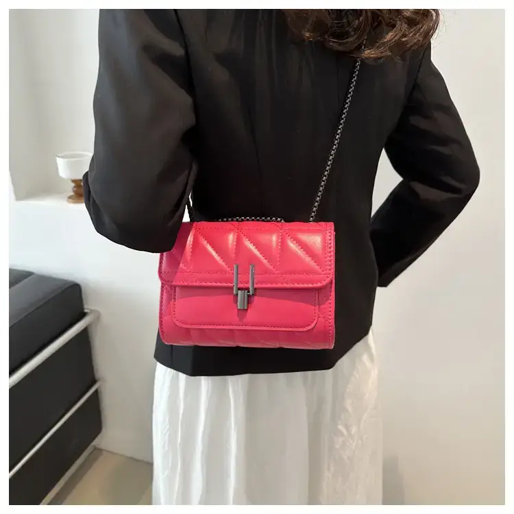 Women Rhombic Chain Shoulder Bag Pink Small Crossbody Phone Bag — feature 14