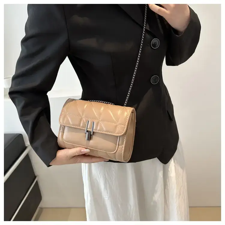 Women Rhombic Chain Shoulder Bag Pink Small Crossbody Phone Bag — feature 18