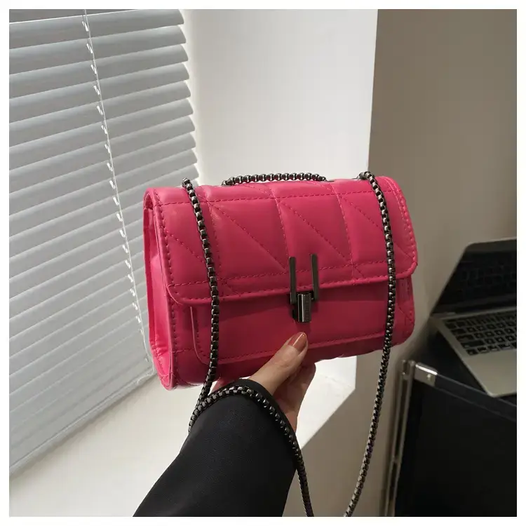 Women Rhombic Chain Shoulder Bag Pink Small Crossbody Phone Bag — feature 31