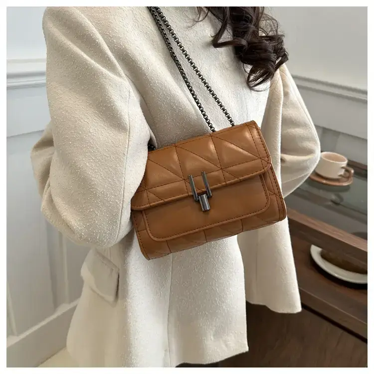 Women Rhombic Chain Shoulder Bag Pink Small Crossbody Phone Bag — feature 7