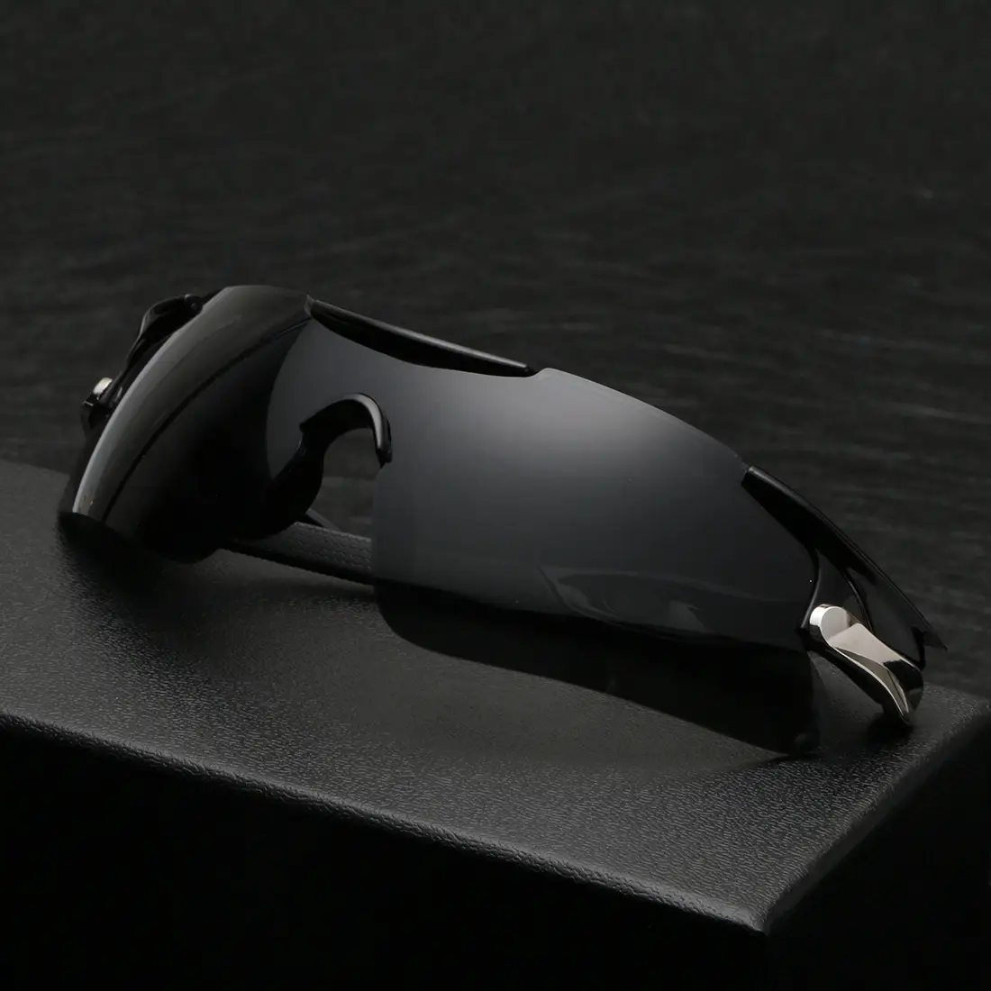 Men's Windproof Anti-UV Sunglasses Red Black — feature 2
