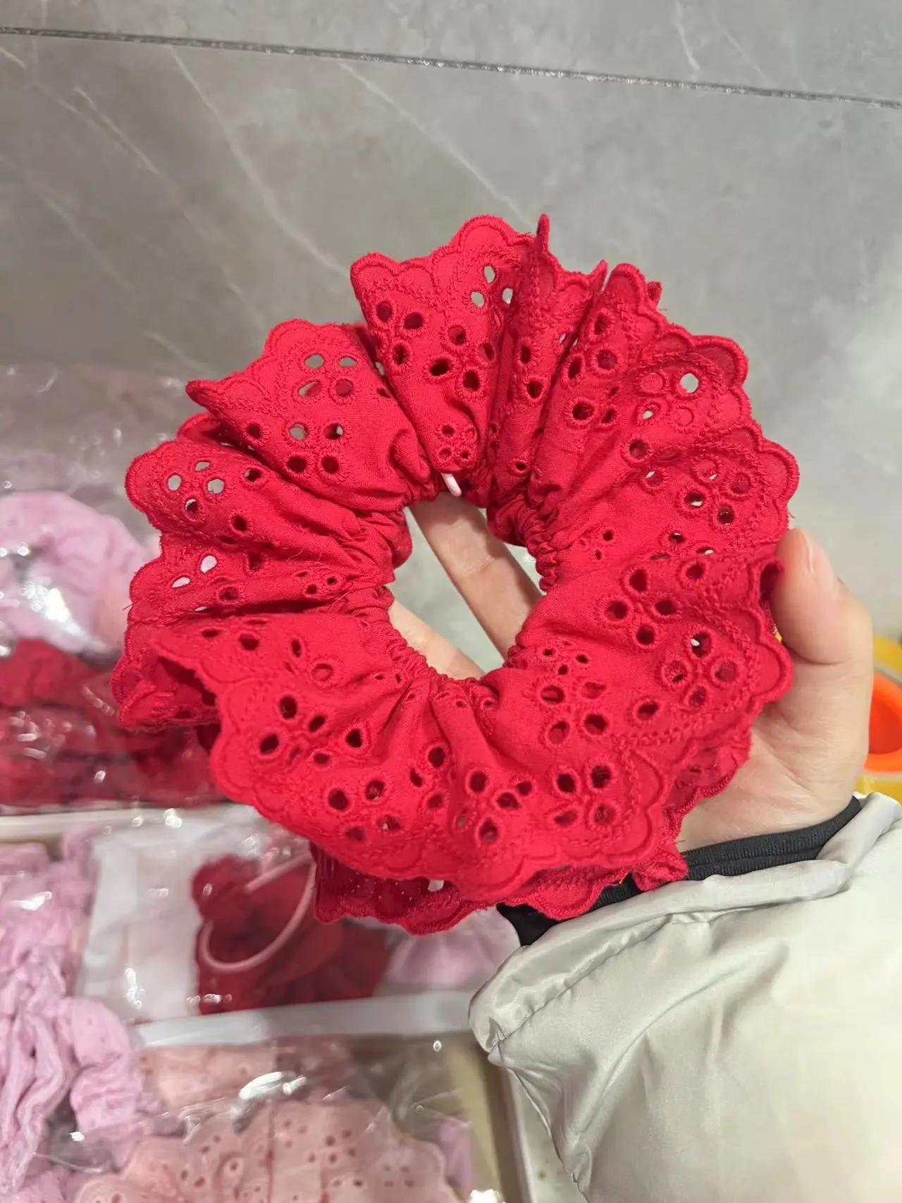 White Lace Hair Scrunchie with Pink Clamp — feature 3
