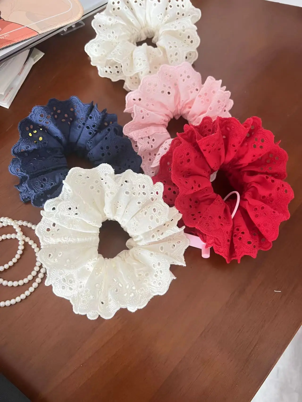 White Lace Hair Scrunchie with Pink Clamp — feature 6