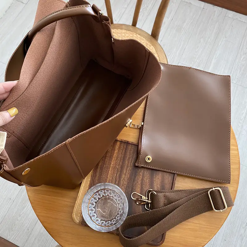 Women Retro Brown Large Shoulder Bag 2025 — feature 10