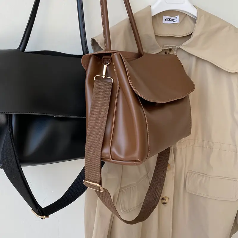 Women Retro Brown Large Shoulder Bag 2025 — feature 2