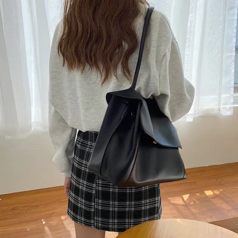 Women Retro Brown Large Shoulder Bag 2025 — feature 21