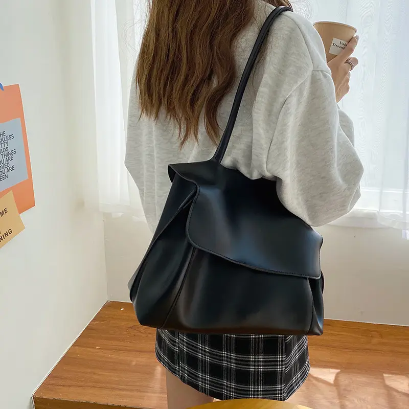 Women Retro Brown Large Shoulder Bag 2025 — feature 22
